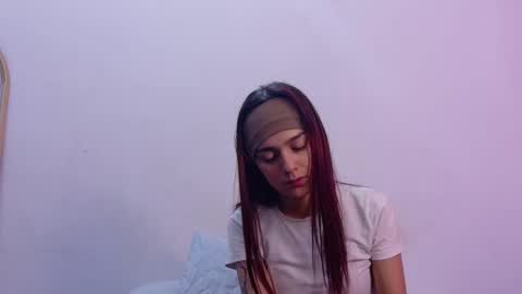 Snapshot of hotlittlechill chatting on February 3, 2026, 7:52 pm hotlittlechill online show from February 3, 2026, 7:52 pm