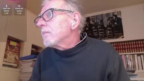 Snapshot of hotlux_54 chatting on January 17, 2026, 5:49 pm hotlux_54 online show from January 17, 2026, 5:49 pm