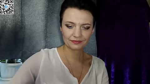 hotmamaqueen234 online show from May 11, 2026, 1:17 pm