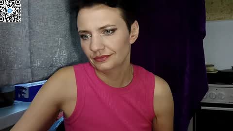 hotmamaqueen234 online show from May 17, 2026, 4:03 pm