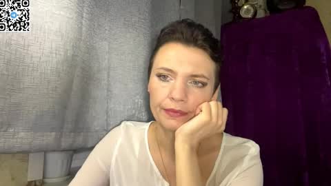 hotmamaqueen234 online show from May 25, 2026, 9:10 pm