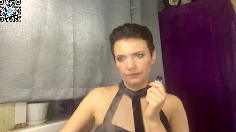 hotmamaqueen234 online show from May 30, 2026, 8:06 pm