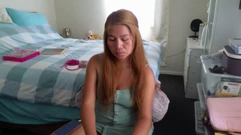 Snapshot of hotme2bwu chatting on March 20, 2026, 1:21 am Lena online show from March 20, 2026, 1:21 am