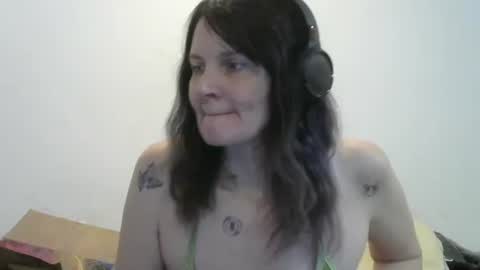 hotmodel1984 online show from February 26, 2026, 9:47 pm