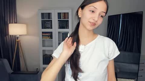 Snapshot of hotmodeon chatting on February 21, 2026, 9:32 am Cherry online show from February 21, 2026, 9:32 am