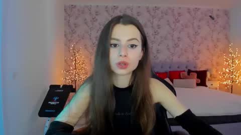 hotmolly_ online show from March 16, 2026, 11:03 am