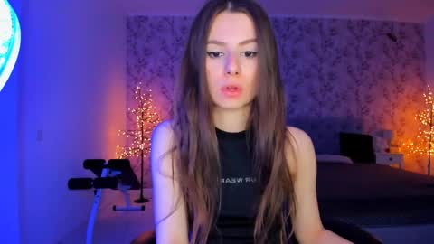 hotmolly_ online show from May 10, 2026, 6:35 pm