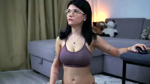 Molly online show from June 16, 2026, 2:47 am