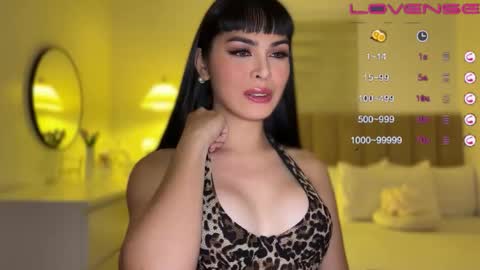 Snapshot of hotnessemerie chatting on February 23, 2026, 12:02 pm hotnessemerie online show from February 23, 2026, 12:02 pm