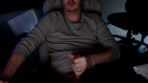 hotnickdk online show from February 6, 2025, 7:13 am