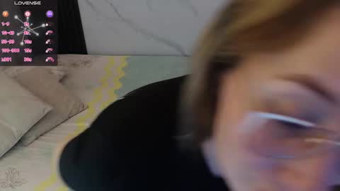 Snapshot of hotpawgmilf chatting on February 11, 2026, 9:20 pm Sussy Bloom online show from February 11, 2026, 9:20 pm