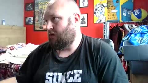 Snapshot of hotrodder323 chatting on October 5, 2025, 3:27 am hotrodder323 online show from October 5, 2025, 3:27 am