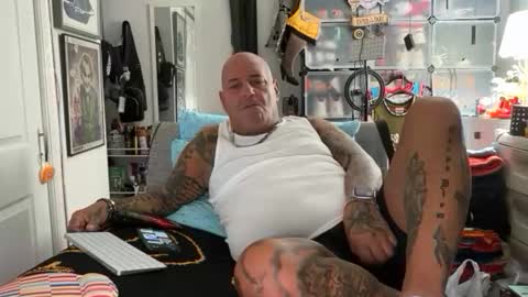 hotstuff775616 online show from November 6, 2025, 2:12 am