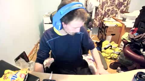 hot online show from November 23, 2025, 4:18 pm