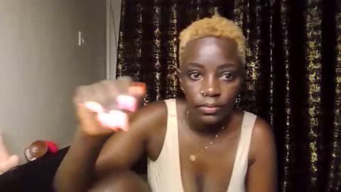 Snapshot of hott_amalia chatting on February 2, 2026, 2:43 am Amalia online show from February 2, 2026, 2:43 am