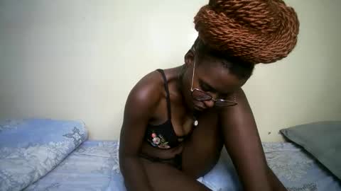 hott_asss online show from May 17, 2026, 2:02 pm