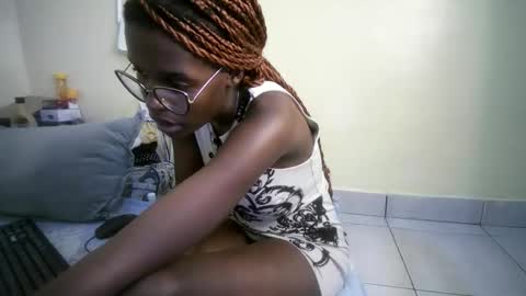 hott_asss online show from May 18, 2026, 4:46 pm