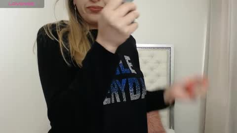 Snapshot of hott_eryka chatting on January 15, 2025, 10:49 am Eryka online show from January 15, 2025, 10:49 am