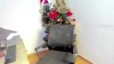 Hott Hanna online show from December 15, 2024, 8:41 am