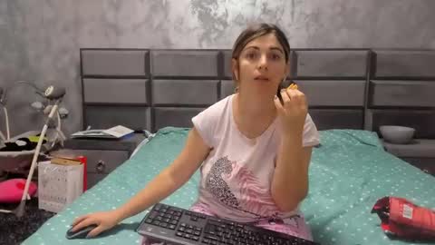 hottalicia2 online show from December 8, 2024, 12:18 am