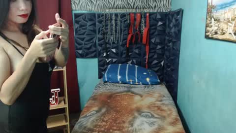 hottasianme online show from January 9, 2025, 11:25 am