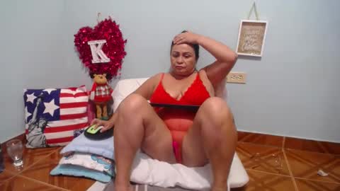 Snapshot of hottasttywoman chatting on December 31, 2024, 11:17 pm victorya karolyna online show from December 31, 2024, 11:17 pm