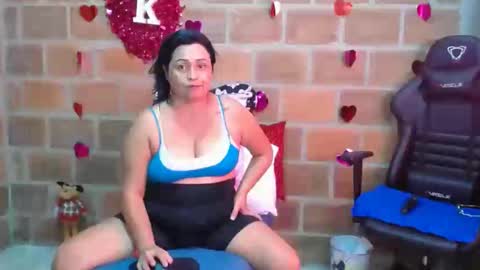 Snapshot of hottasttywoman chatting on February 7, 2025, 7:06 pm victorya karolyna online show from February 7, 2025, 7:06 pm