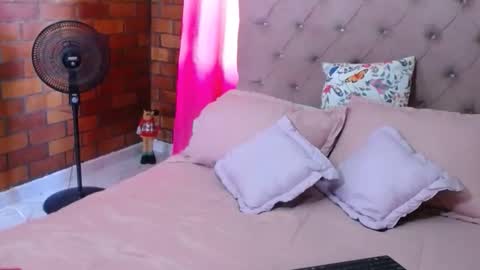 Snapshot of hottasttywoman chatting on November 25, 2025, 7:36 pm victorya karolyna online show from November 25, 2025, 7:36 pm