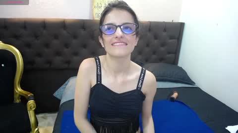HottCandy21 online show from December 5, 2024, 8:00 pm