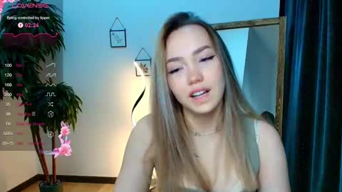 hello Im Eva online show from December 4, 2024, 11:19 am