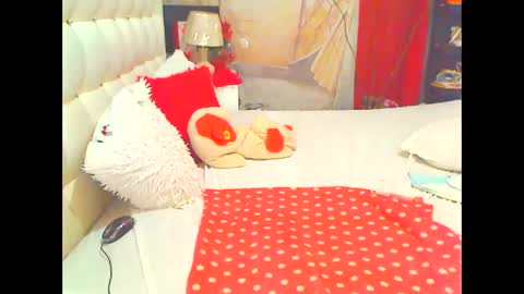 THEONE online show from November 18, 2025, 12:31 pm