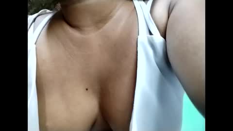 Snapshot of hottie_mama2022 chatting on March 1, 2026, 1:18 am Lyn online show from March 1, 2026, 1:18 am