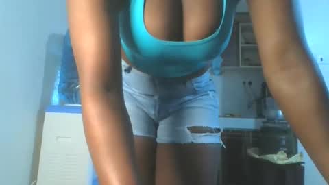 Snapshot of hottie_vera chatting on October 16, 2025, 6:36 am vera online show from October 16, 2025, 6:36 am