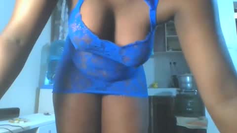 Snapshot of hottie_vera chatting on October 28, 2025, 7:34 am vera online show from October 28, 2025, 7:34 am