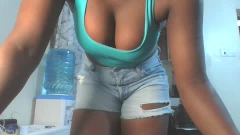 Snapshot of hottie_vera chatting on November 16, 2025, 7:03 am vera online show from November 16, 2025, 7:03 am