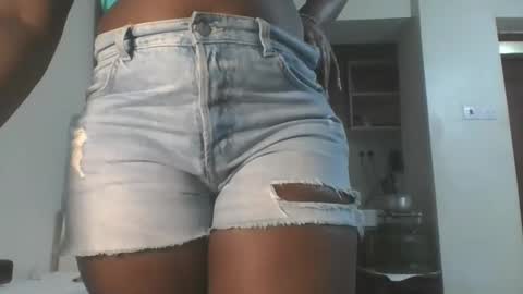 Snapshot of hottie_vera chatting on November 17, 2025, 7:19 pm vera online show from November 17, 2025, 7:19 pm