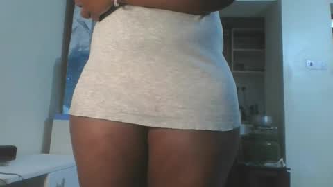 Snapshot of hottie_vera chatting on December 13, 2025, 8:14 pm vera online show from December 13, 2025, 8:14 pm