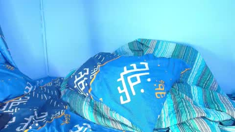 independent Model online show from October 17, 2025, 1:53 am