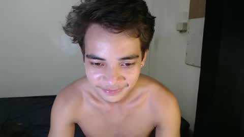 hottiespydie online show from December 5, 2025, 4:10 am