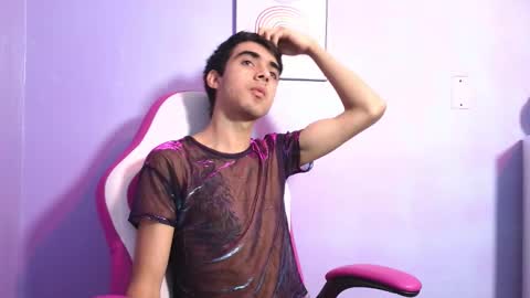 hottiie_guy online show from December 1, 2025, 7:08 pm