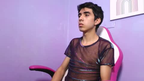 hottiie_guy online show from December 16, 2025, 2:33 pm