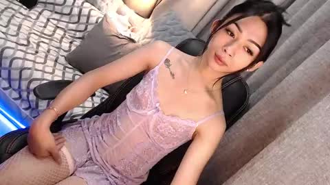 Snapshot of hottmolly100403 chatting on February 28, 2026, 12:22 am SCARLET online show from February 28, 2026, 12:22 am