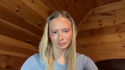 Snapshot of hottransgirlie chatting on January 19, 2025, 9:33 am HotTransGirlie online show from January 19, 2025, 9:33 am