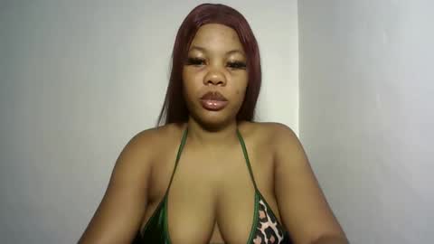 hotty_lora889 online show from October 26, 2025, 7:42 pm