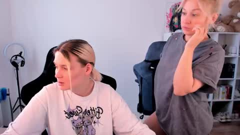 Snapshot of hottyblonds chatting on February 6, 2026, 11:57 am Nessie and Jessie online show from February 6, 2026, 11:57 am