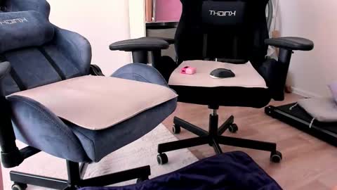 Snapshot of hottyblonds chatting on March 9, 2026, 11:25 am Nessie and Jessie online show from March 9, 2026, 11:25 am