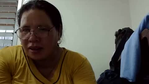 Snapshot of hottycrissy4u chatting on April 15, 2026, 8:32 am hottycrissy4u online show from April 15, 2026, 8:32 am