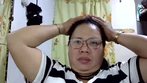 hottycrissy4u online show from June 27, 2026, 8:52 am