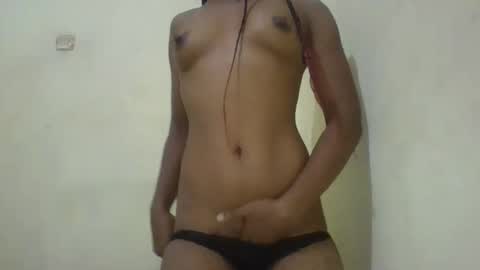 Snapshot of hotvanessa98 chatting on May 4, 2026, 4:47 pm hotvanessa98 online show from May 4, 2026, 4:47 pm