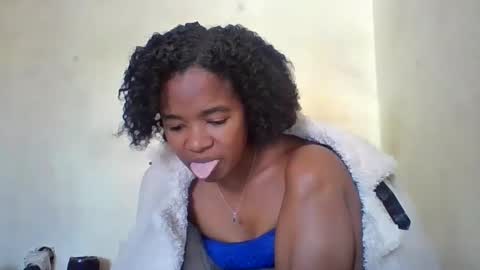 Snapshot of hotvanessa98 chatting on May 8, 2026, 6:19 am hotvanessa98 online show from May 8, 2026, 6:19 am